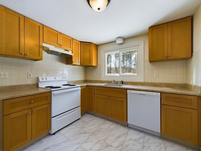 Photo - 97 Old Post Rd