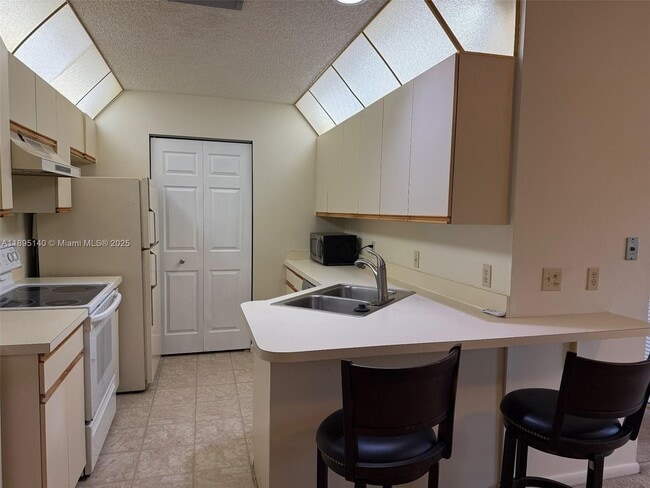 Photo - 8228 SE Croft Cir Unit J-8