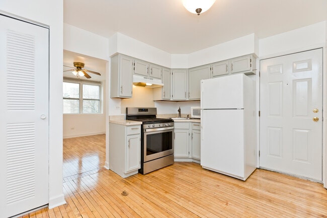 Photo - 1732 W 17th St Unit 2FFB