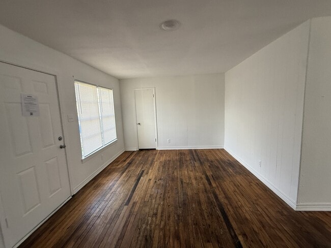 Photo - 15 MacArthur Dr