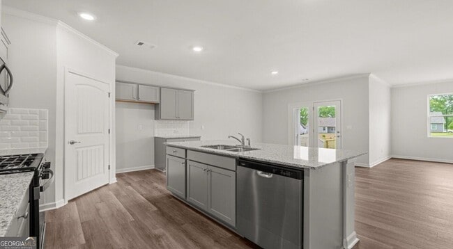 Photo - 110 Babcock Dr NE