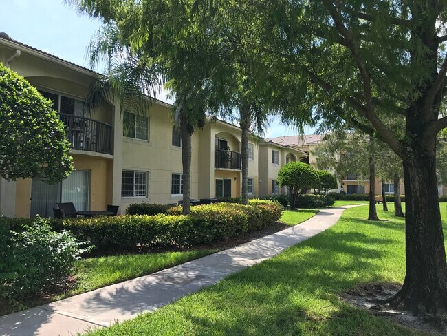 700 Crestwood Ct S Unit 708