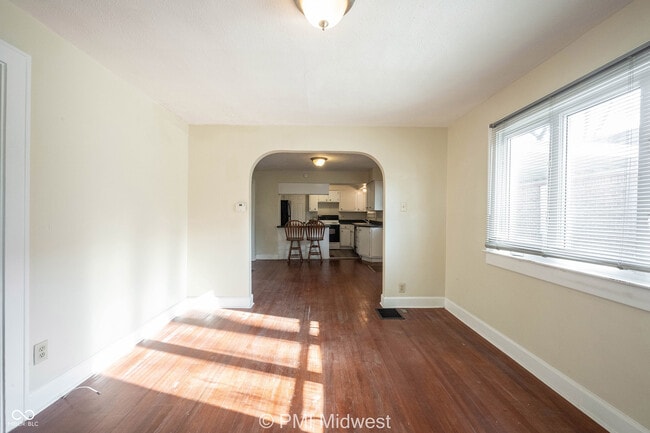 Photo - 4715 Caroline Ave