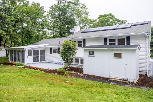 Photo - 477 Salisbury St