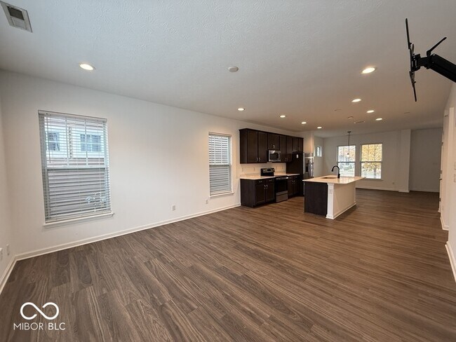 Photo - 326 N Warman Ave