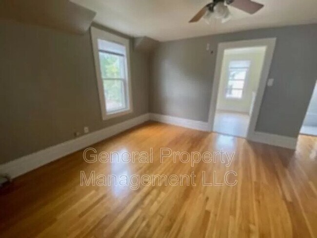 Photo - 2 bed 1 bath upstairs duplex for rent October 1st