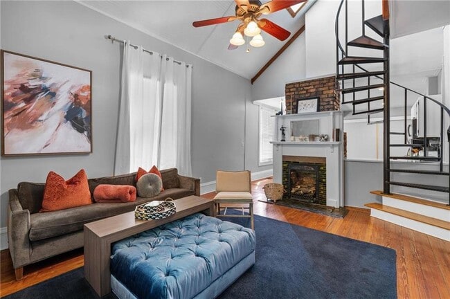 Photo - 302 Murray Hill Ave NE