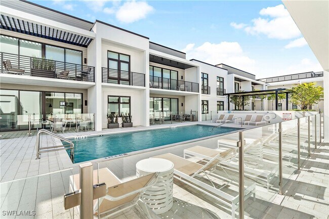 Building Photo - 850 Central Ave Unit 310