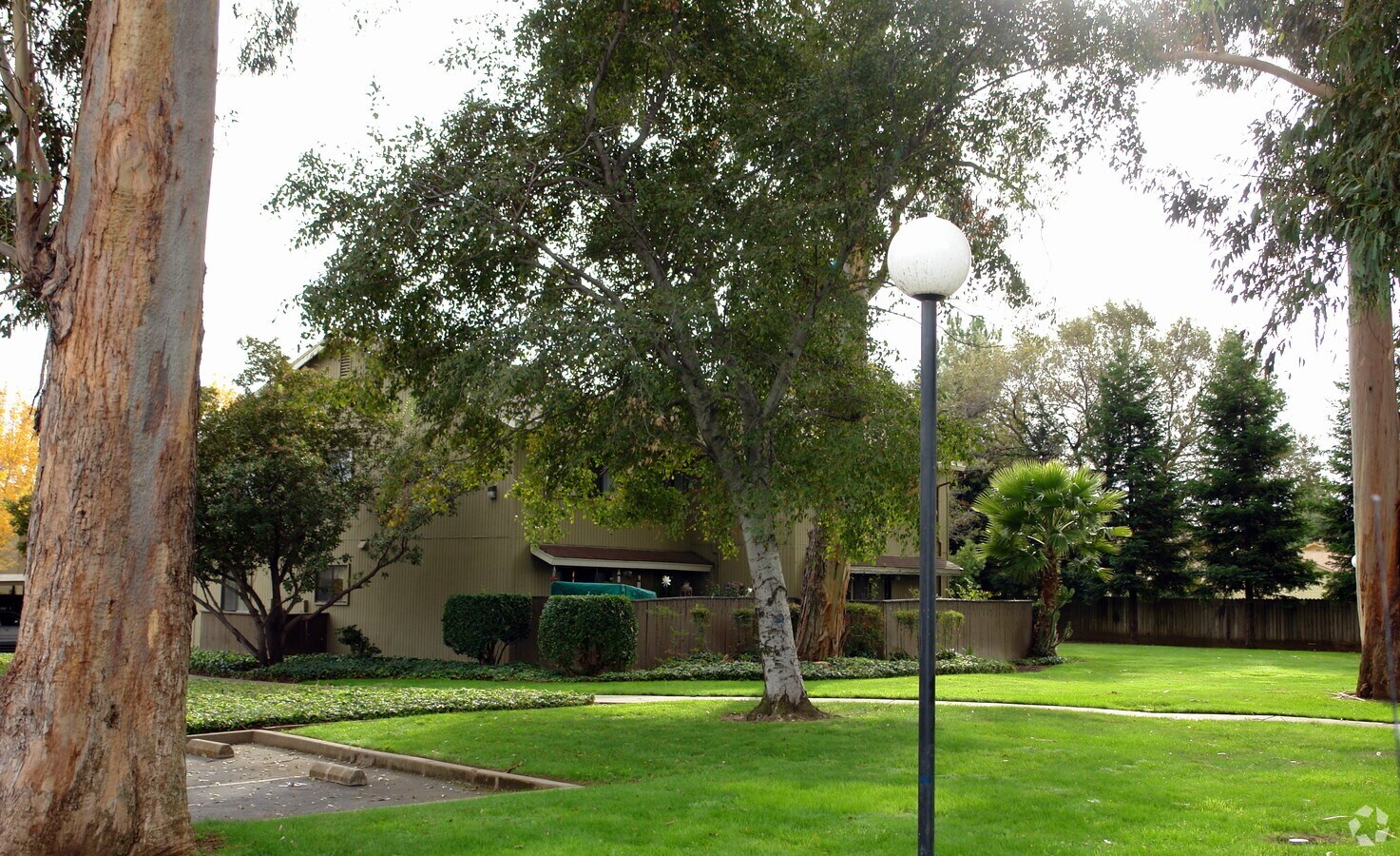 Twin Oaks - Twin Oaks Apartments