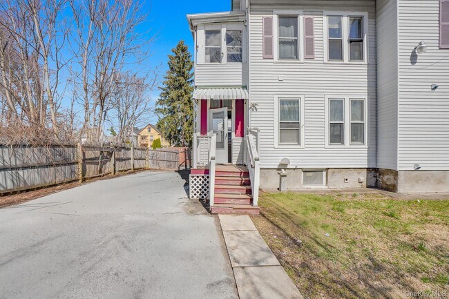 Photo - 27 Orchard Pl