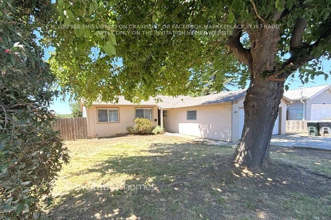 Photo - 525 Falcon Dr