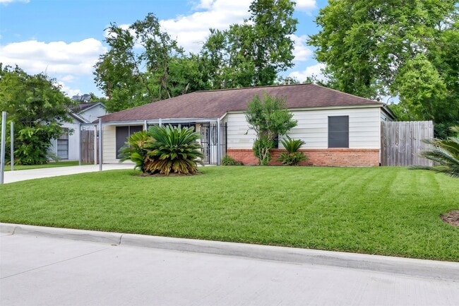 Building Photo - 9211 Clearway Dr