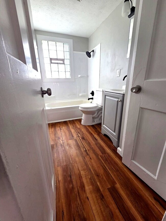 Photo - 525 E 222nd St Unidad 2