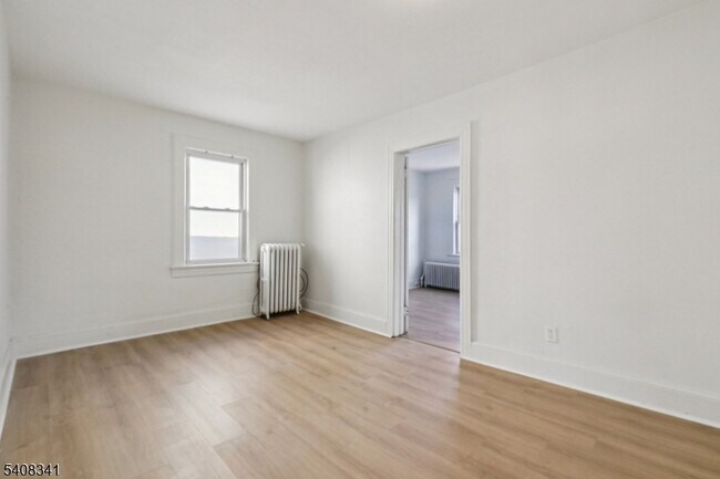 Photo - 66 N Washington Ave Unidad 1