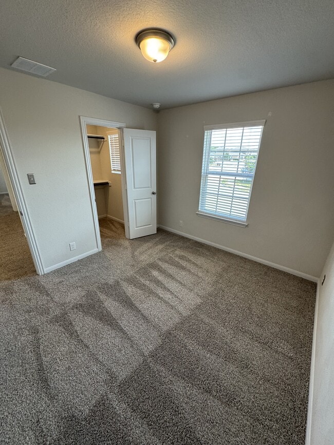 Photo - 7510 Boxing Elm
