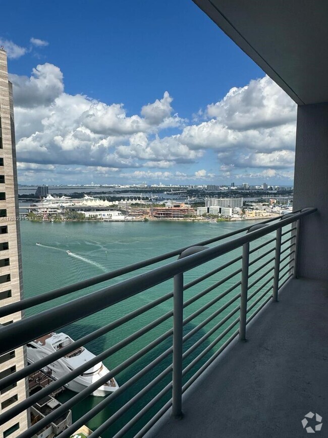 Building Photo - 335 S Biscayne Blvd Unit 3204 Rental