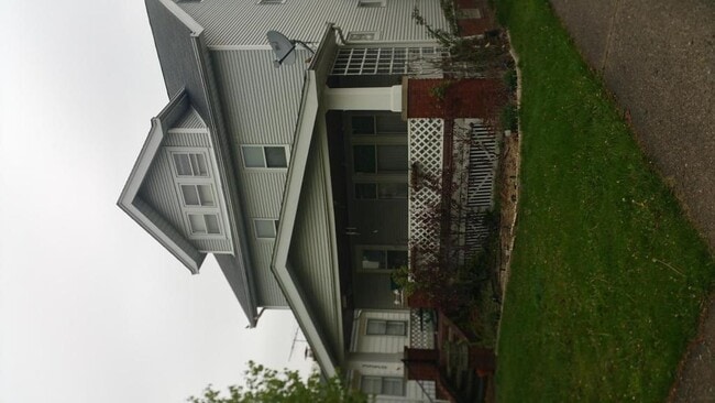 Building Photo - 3330 Fortune Ave