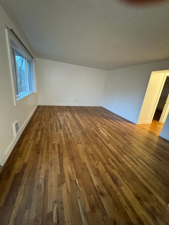 Photo - 3622 E 13th St