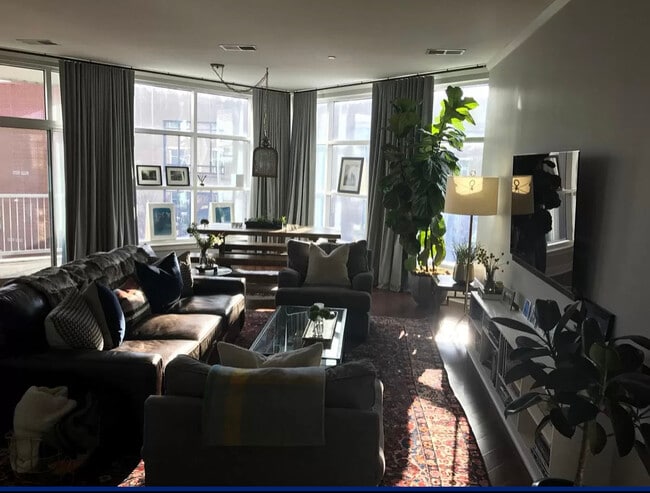 Photo - 324 E Main St Unidad #306