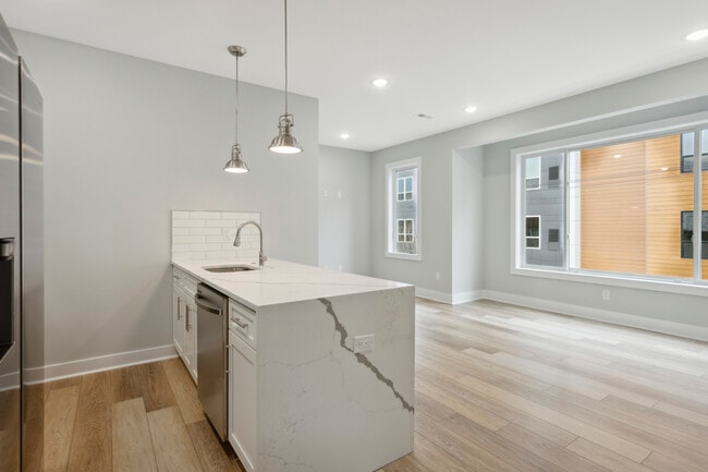 Building Photo - 2120 Berges St Unit 4