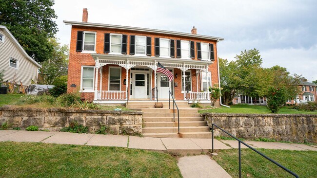 Photo - 210 S High St Townhome