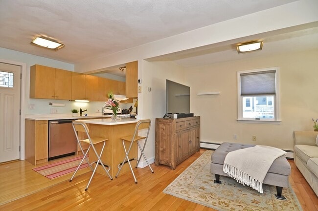 Photo - 1214 Broadway Unit 3