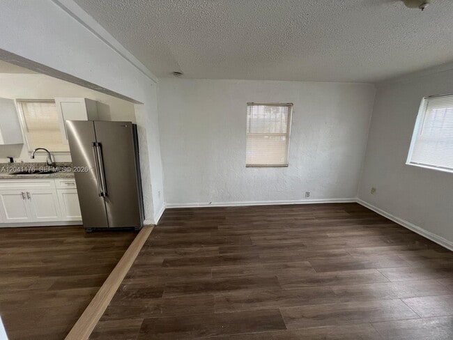 Photo - 10 NW 71st St