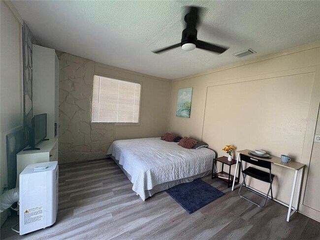 Photo - 14413 Hertha Ave