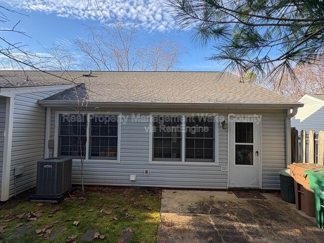 Photo - 106 N McLean Ct