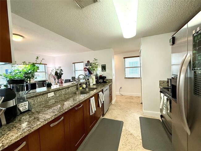 Photo - 1033 SW 9th Ct