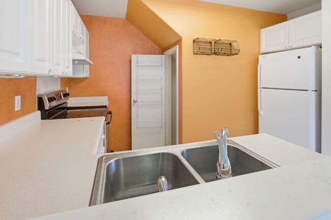 Photo - 3BR/2.5BA Townhome w/ 2-Car Garage & Solar – Ewa Beach Unit #4J1