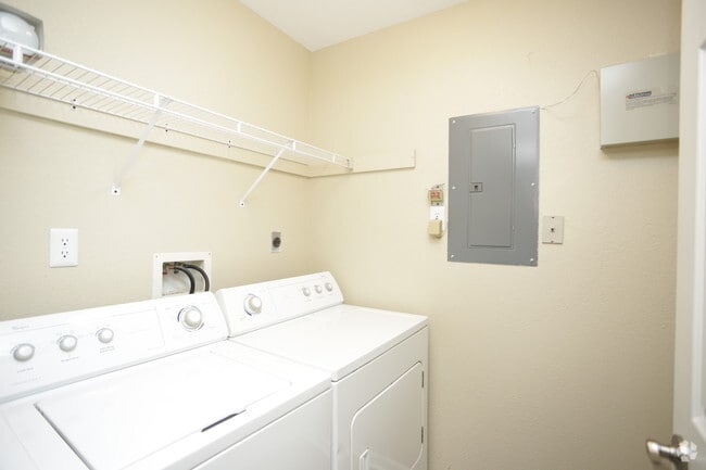 1BR, 1BA - Augusta/804 SF