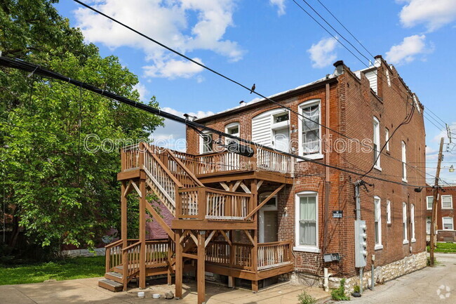 Building Photo - 3021 Iowa Ave Unit 2f Rental
