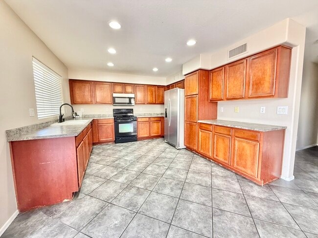 Amazing 4-Bedroom, 3-Bathroom home For Rent in Laveen!!