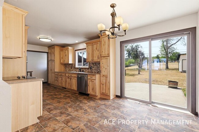 Photo - 209 Wedgewood Dr