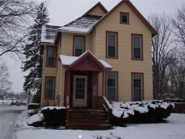 Building Photo - 461 High St Rental