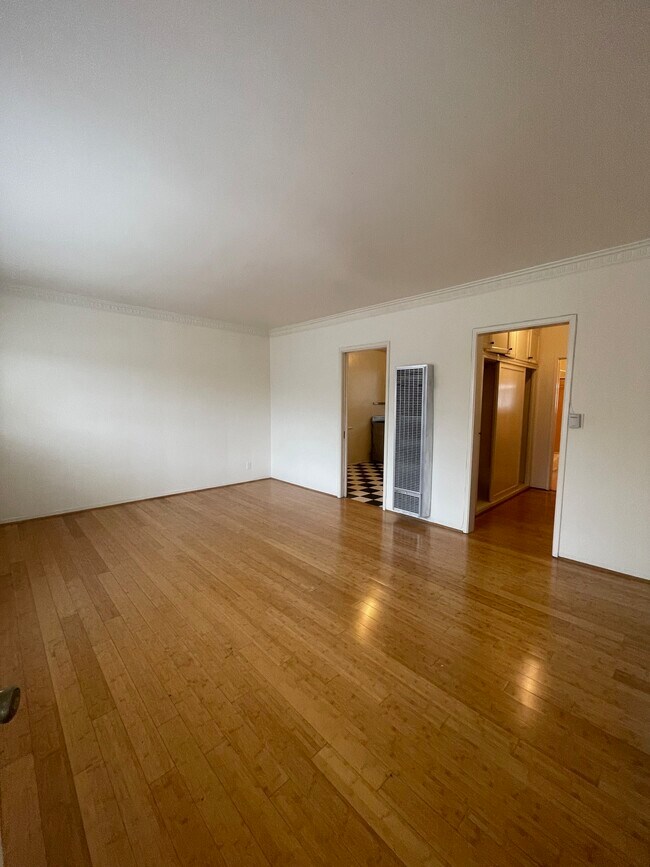 Photo - 7918 Norton Ave Unidad 7918 Norton #3