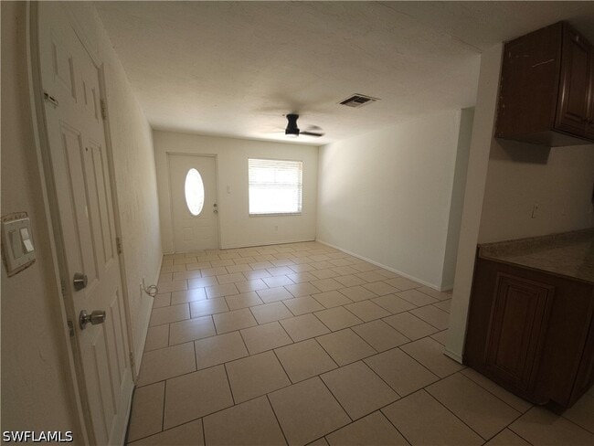 Photo - 3378 Apache St