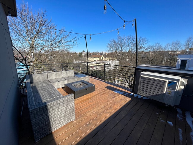 Photo - 2023 S Washington St Townhome