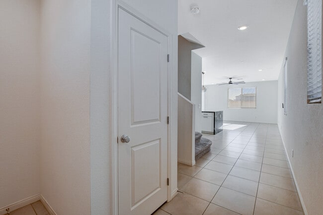 Photo - 8439 Vacarez Dr