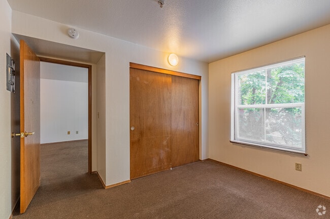 1BR, 1BA - 548SF - Bedroom