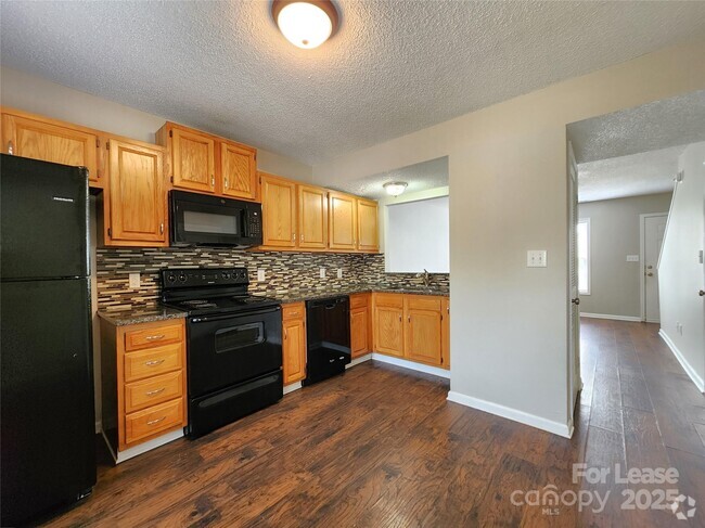 Building Photo - 268 Circle R Rd Rental