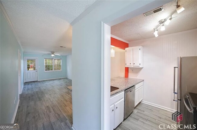 Photo - 2165 S Milledge Ave Unidad A13