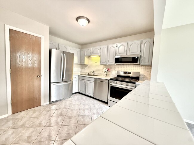 601 Hanover Ct
