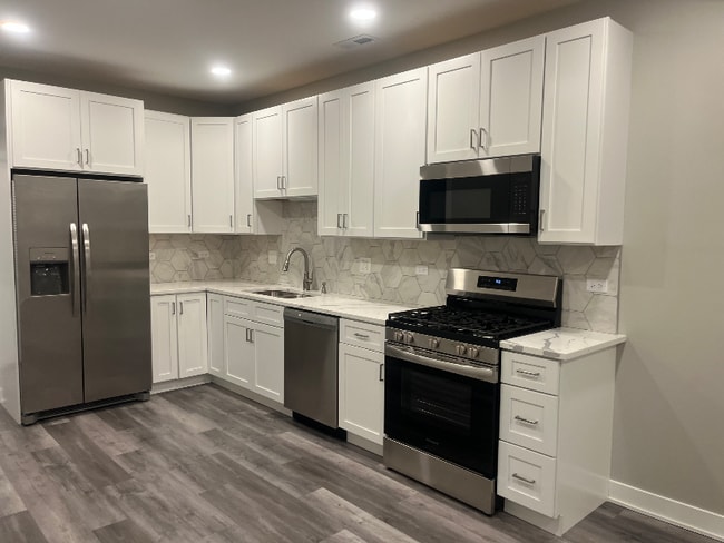 Photo - 8106 S Langley Ave Unit 2