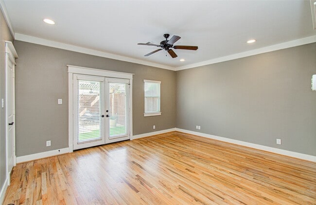 Photo - 1034 Dunbar St