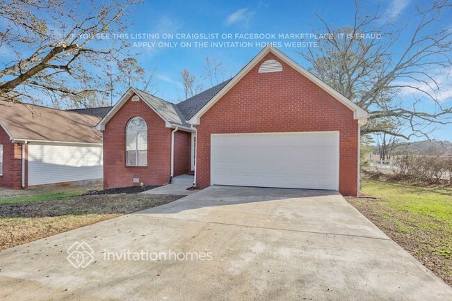 Building Photo - 300 Jasmine Dr