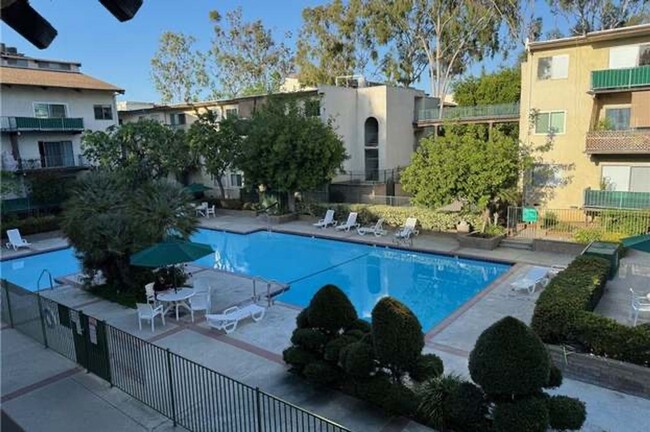 Encino 2 beds 2 baths Apt for lease - Encino 2 beds 2 baths Apt for lease Unidad G311