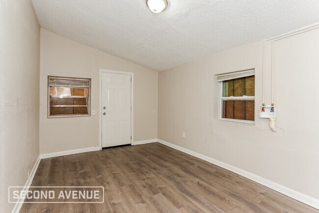 Photo - 3325 Columbus Ave