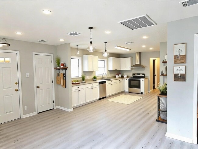 Photo - 6301 Anderson St